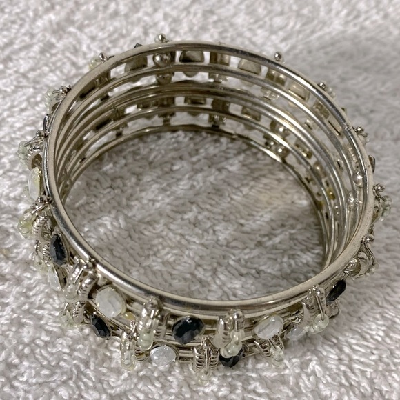 Vintage Elegant Silver and Black Metal Bracelet Set - Picture 7 of 9